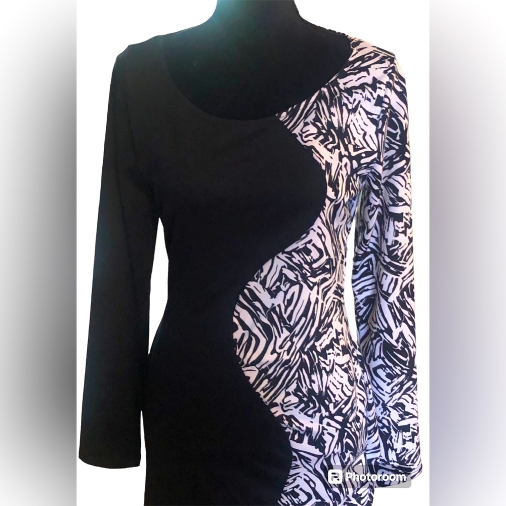 Dots Brand size large.  Cute geometric design dress.